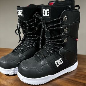 DC Snow boots 10.5